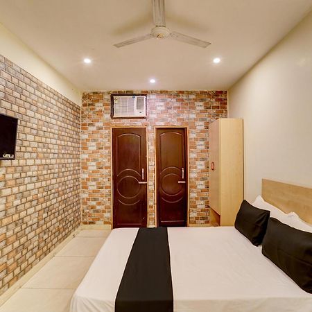 Hotel O Blue Vibes Meerut Esterno foto