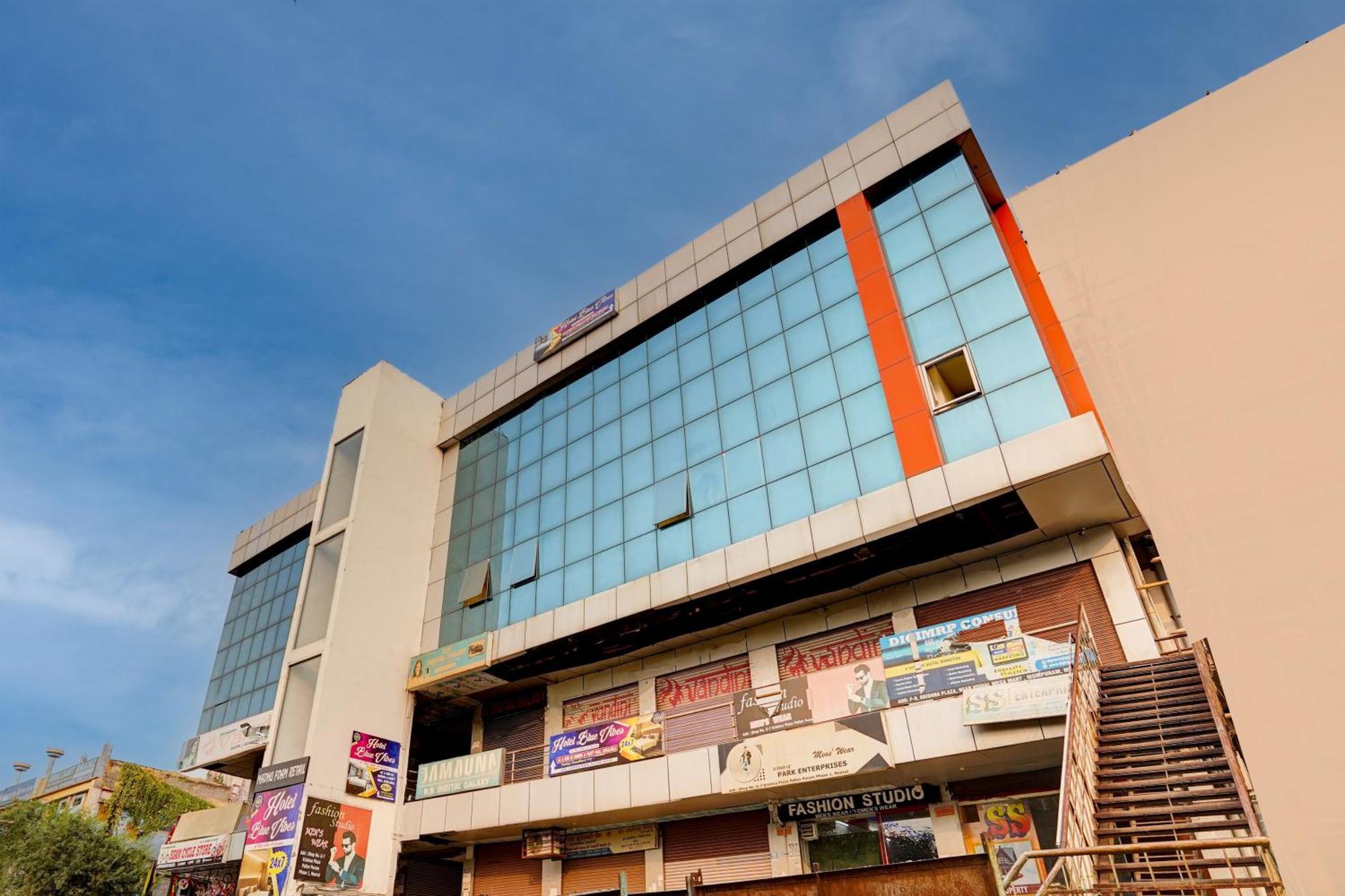 Hotel O Blue Vibes Meerut Esterno foto